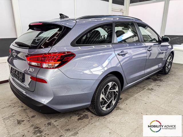 Hyundai i30 Kombi STYLE DCT NAVI RFK SHZ PDC ALU 