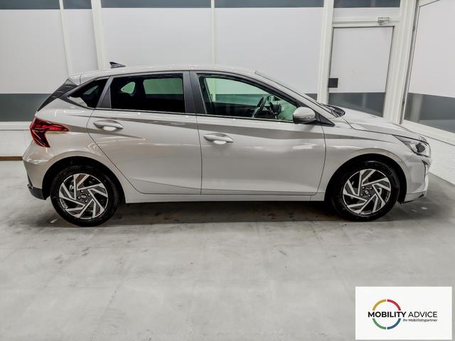 Hyundai i20 COMFORT DCT NAVI SHZ RFK ALU PDC 