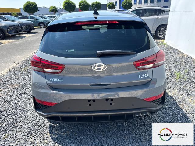 Hyundai / i30 / Grau / / / 