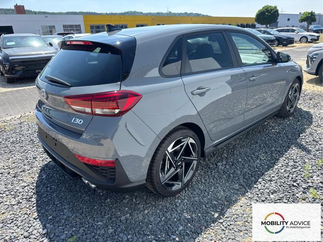 Hyundai / i30 / Grau / / / 