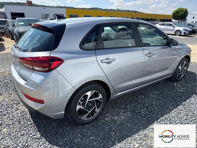 Hyundai / i30 / Grau / / / 