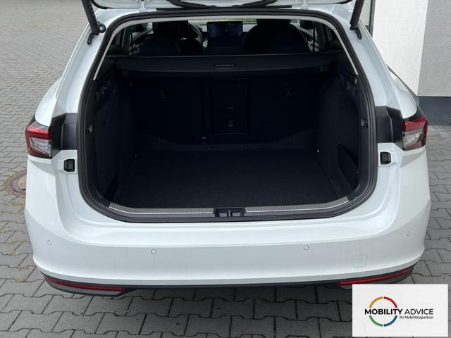 Skoda Superb Combi Selection 2,0 TDI DSG 4x4 142KW Navi 