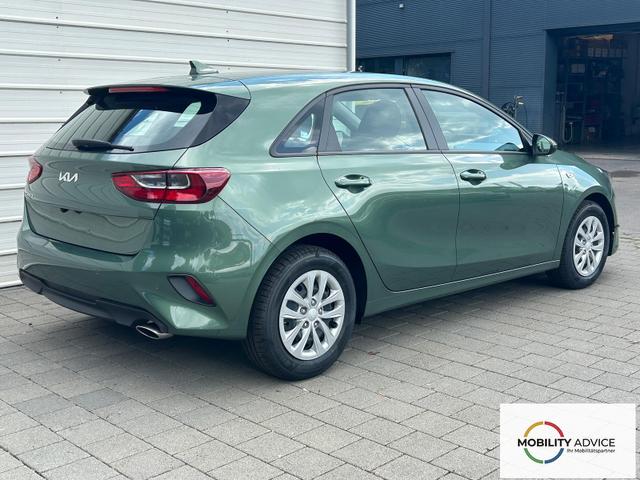 Kia Ceed Silver 1.5 T-GDi, DCT Android Auto*Navi*WinterPak*Kamera*Klima*PDC hinten 