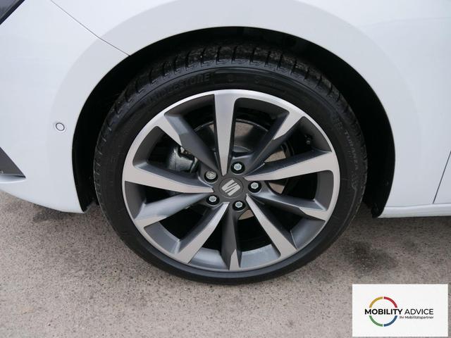 Seat Leon FR 2.0 TDI DSG*RFK*NAVI*TEMPOMAT*TRAVEL ASSIST* FULL LINK* KEYLESS-GO* 