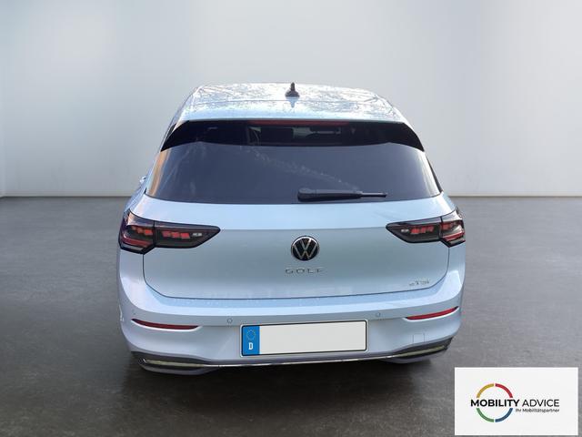 Volkswagen / Golf / Blau / / / 
