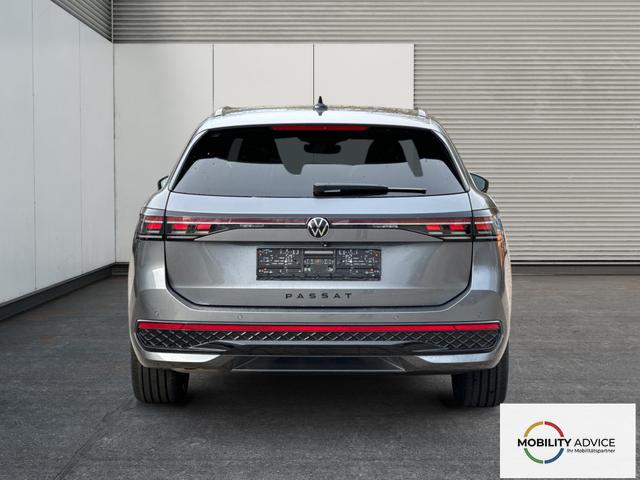Volkswagen / Passat Variant / Grau / / / 4WD+AHK+PANO+HARMAN+19+BLACK STYLE