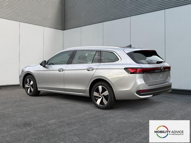 Volkswagen / Passat Variant / Silber / / / DSG+AHK+MASSAGE+NAVI+ACC+KAMERA+LED+17 ALU