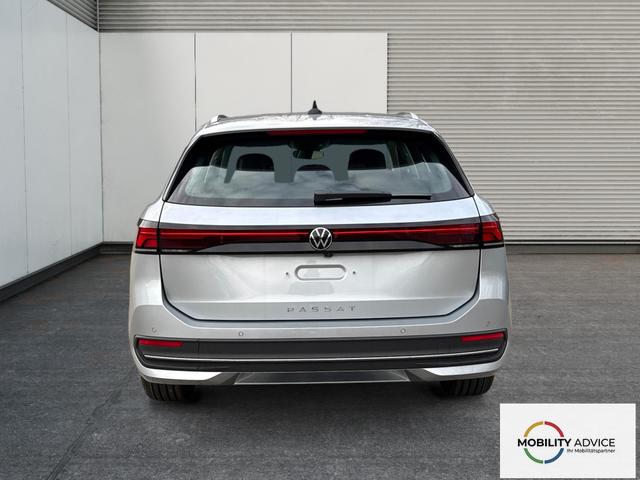 Volkswagen / Passat Variant / Silber / / / DSG+AHK+MASSAGE+NAVI+ACC+KAMERA+LED+17 ALU