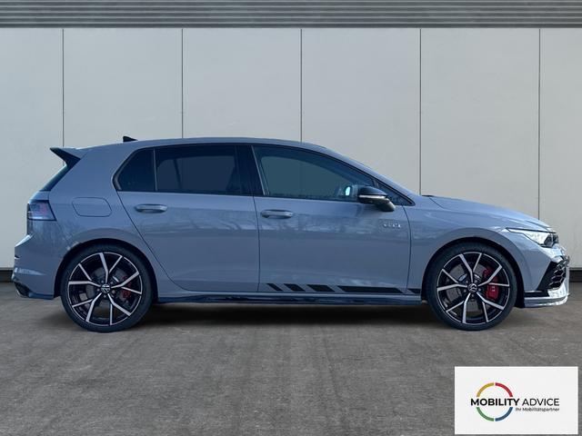 Volkswagen / Golf / Grau / / / PANO+MATRIX+HUD+HARMAN+NAVI+360 KAMERA+19 LM