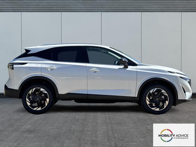 Nissan / Qashqai / Wei&szlig; / / / EL. HECKKL+HEAD-UP+KAMERA+ACC+PDC+SHZ+LED , Beispielbilder, ggf. teilweise mit Sonderausstattung