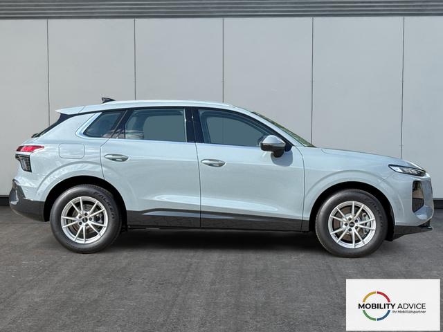 Audi / Q3 / Grau / / / KAMERA+NAVI+PDC+EL.HECKKL.+LED+17LM