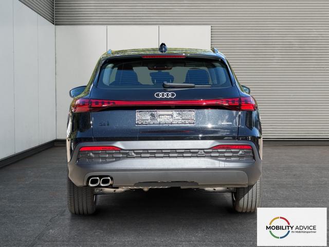 Audi / Q5 / Schwarz / / / QUATTRO+NAVI+KAMERA+AHK+PANO+SHZ+PDC+ACC