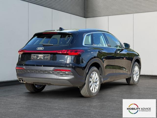 Audi / Q5 / Schwarz / / / QUATTRO+NAVI+KAMERA+AHK+PANO+SHZ+PDC+ACC
