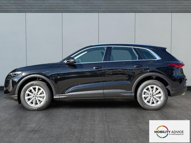 Audi / Q5 / Schwarz / / / QUATTRO+NAVI+KAMERA+AHK+PANO+SHZ+PDC+ACC