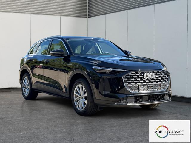 Audi / Q5 / Schwarz / / / QUATTRO+NAVI+KAMERA+AHK+PANO+SHZ+PDC+ACC, Beispielbilder, ggf. teilweise mit Sonderausstattung