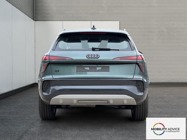 Audi / Q3 / Gr&uuml;n / / / AHK+KAMERA+NAVI+EL. HECKKL.+LED+17'LM
