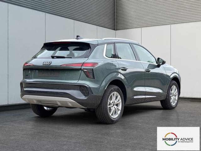 Audi / Q3 / Gr&uuml;n / / / AHK+KAMERA+NAVI+EL. HECKKL.+LED+17'LM