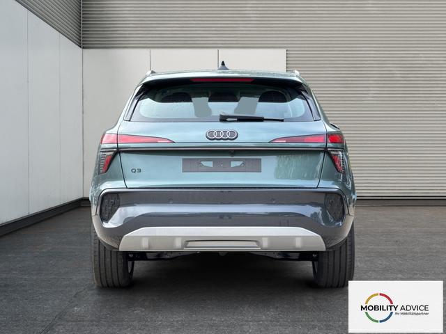 Audi / Q3 / Gr&uuml;n / / / AHK+NAVI+PANO+KAMERA+EL. HECKKL.+LED+18'LM