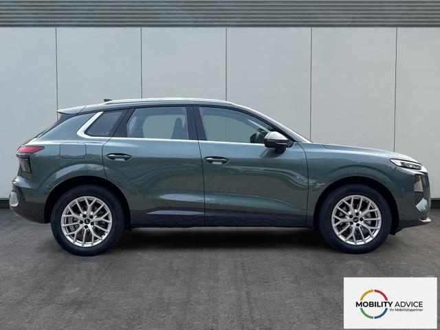 Audi / Q3 / Gr&uuml;n / / / AHK+NAVI+PANO+KAMERA+EL. HECKKL.+LED+18'LM