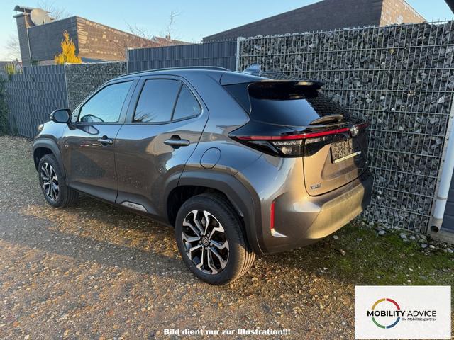 Toyota Yaris Cross 1.5 HEV Style Ash Grey Lager 