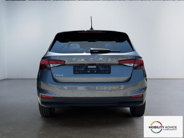 Skoda Fabia Extra Plus 1,0 MPI Klima SmartLink Einparkhilfe 5J Garantie LED Alu Felgen Kamera Sitzheizung Bluetooth 