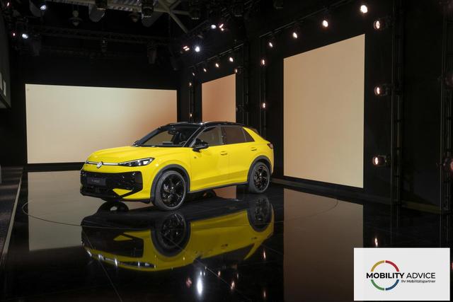 Volkswagen T-Roc 1,5 eTSI DSG LIFE LED Plus Anh&auml;ngerkupplung Navigation Digital Pro Sitzheizung beheiztes Lenkrad 17 Zoll Alu 5J Garantie 