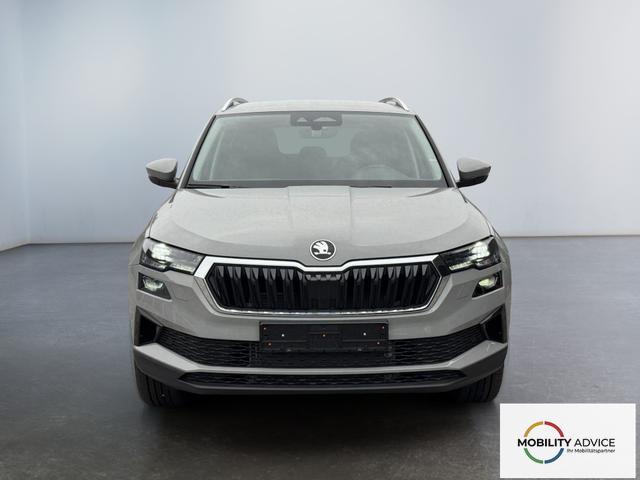 Skoda Karoq Extra Plus 1,5 TSI DSG 2Zoklima 2xEinparkhilfe AHK Kamera Sitzheizung beheiztes Lenkrad 