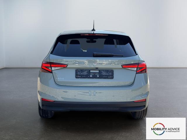 Skoda Fabia Extra Plus 1,5 TSI 2 ZoKlima ACC Navi 2x Einparkhilfe Kessy beheiztes Lenkrad Sitzheizung Sunset 5J Garantie 