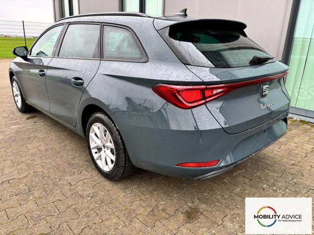 Seat Leon Sportstourer Style 1.5 TSI 115PS, Fjord-Blau, 5 Jahre Garantie, 16" ALU, MATRIX-LED, Privacy-Glas, Winter-Paket, 3-Zonen-Climatronic, ParkAssist, Parksensoren v/h, R&uuml;ckfahrkamera, Radio 10,4" + Full-Link, Tempomat, M-Lederlenkrad, variabler Ladeboden 