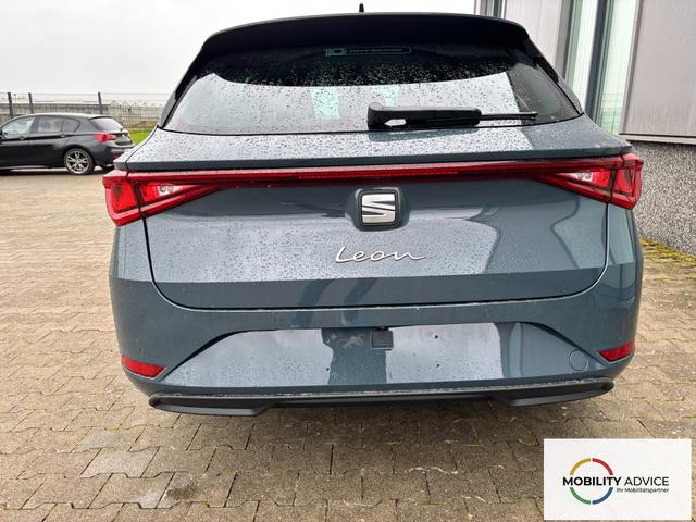 Seat Leon Sportstourer Style 1.5 TSI 115PS, Fjord-Blau, 5 Jahre Garantie, 16" ALU, MATRIX-LED, Privacy-Glas, Winter-Paket, 3-Zonen-Climatronic, ParkAssist, Parksensoren v/h, R&uuml;ckfahrkamera, Radio 10,4" + Full-Link, Tempomat, M-Lederlenkrad, variabler Ladeboden 