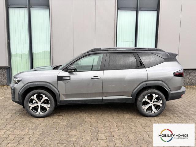 Dacia Bigster Journey FULL-HYBRID 155 (Benzin+Elektro), GRAU-METALLIC/DACH SCHWARZ, BEHEIZTE FRONTSCHEIBE, SITZHEIZUNG, LENRADKRADHEIZUNG, TOTER-WINKEL-ASSISTENT, PARKSENSOREN VORN/HINTEN, MULTIVIEW-KAMERA, 18" ALUFELGEN, PRIVACY-GLAS, NAVIGATION, ELEKTR. HECKKLAPPE, ACC 
