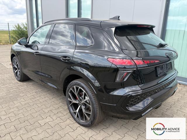 Audi Q3 Basis 2.0 TSI 204PS quattro (Allrad), 5 JAHRE GARANTIE, Technopaket PLUS, Metallic, Anh&auml;ngerkupplung, PANORAMADACH, DIGITALE MATRIX, Exterieur+Interieur S line Paket, 20" ALU 5-Speichen-Tripod, PRIVACY-Glas, SPORTPAKET, Exterieurpaket schwarz, Dynamikpaket 