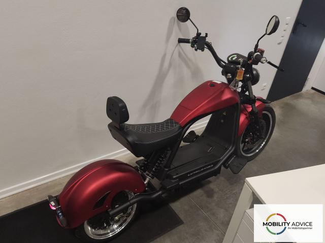 Futura / Chopper E-Roller / Rot / / / 