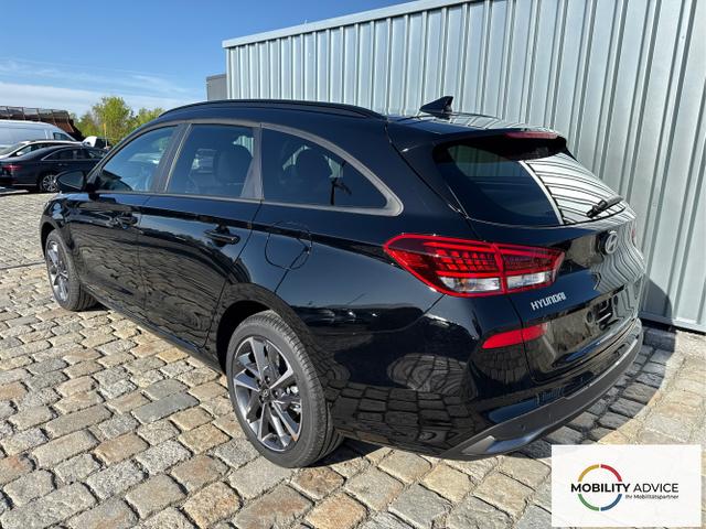 Hyundai / i30 Kombi / Schwarz / / / , Beispielbilder, ggf. teilweise mit Sonderausstattung