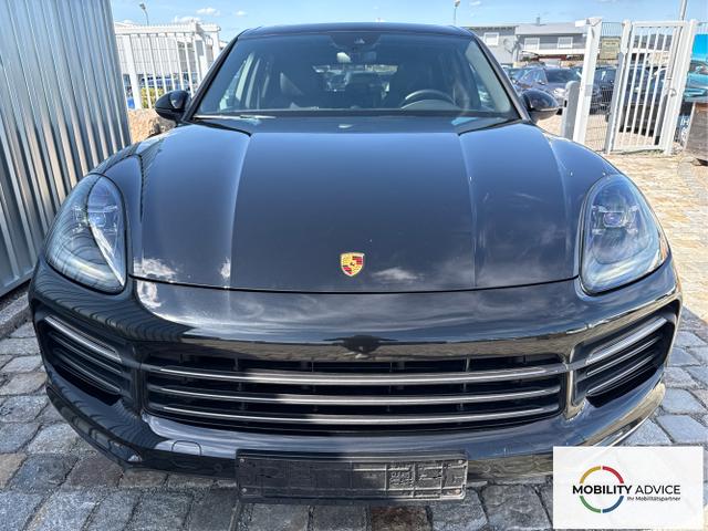 Porsche / Cayenne / Schwarz / / / 
