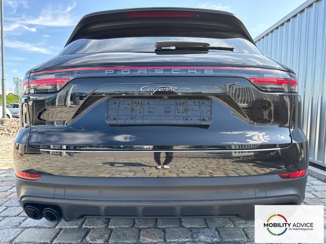 Porsche / Cayenne / Schwarz / / / 