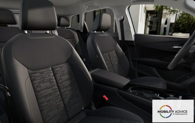 Audi Q3 Intense Tech LED+ KlimaP MMI+ Keyl PrivG 17Z eHK PDC 