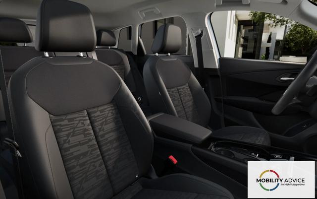 Audi Q3 Intense Tech LED+ KlimaP MMI+ Keyl PrivG 17Z eHK PDC+ 