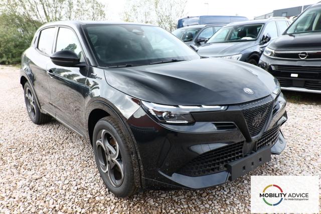 Alfa Romeo Junior Ibrida Sport Speciale TechP Matrix 18"LM 