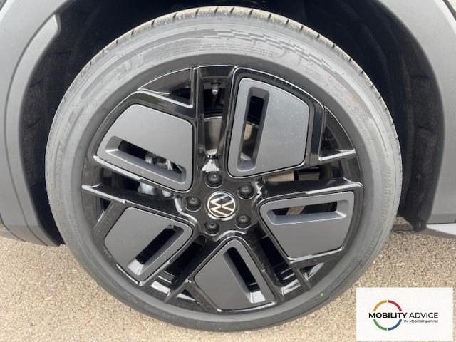 Volkswagen T-Roc 1.5 eTSI 110 kW R-Line Pano Black GV5 19 Zoll 