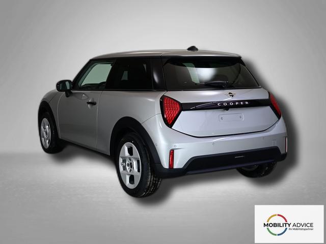 MINI Cooper C Essential Trim 1.5 7-Gang Steptronic 