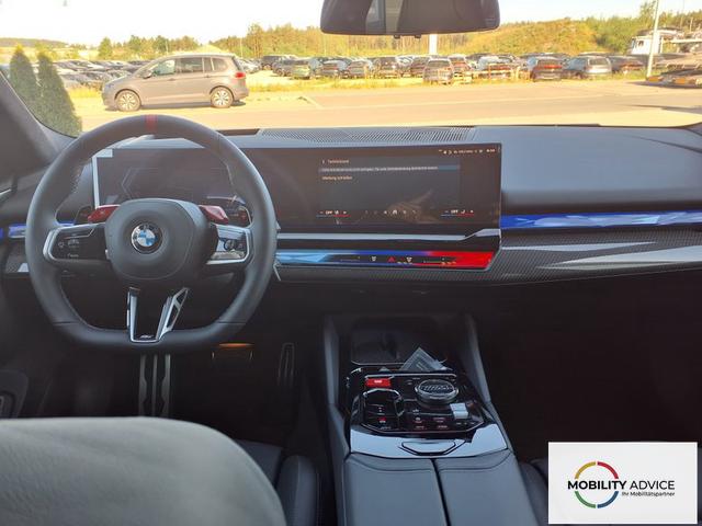 BMW M5 M 4.4 V8 Plug in Hybrid 8-Gang Steptronic 