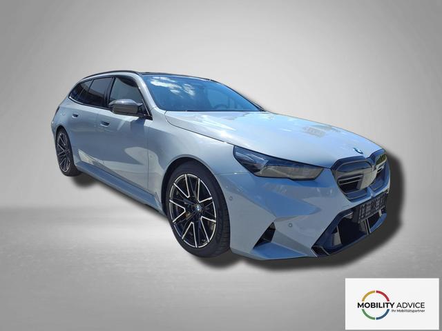 BMW M5 Touring 4.4 8-Gang Steptronic xDrive 