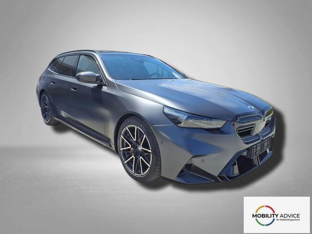 BMW M5 Touring 4.4 8-Gang Steptronic xDrive 