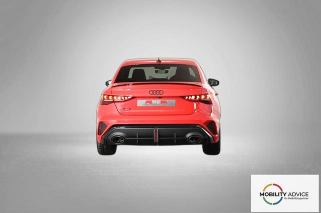 Audi RS3 Limousine 2.5 TFSI 7-Gang S tronic 