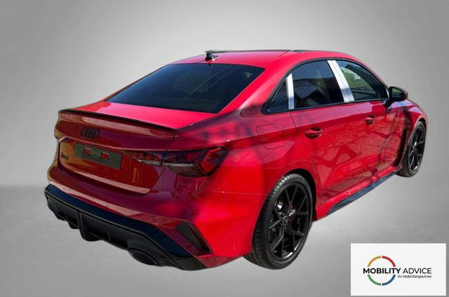 Audi RS3 Limousine 2.5 TFSI 7-Gang S tronic 
