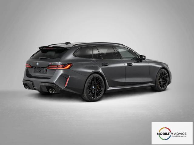 BMW M5 M 4.4 V8 Plug in Hybrid 8-Gang Steptronic 