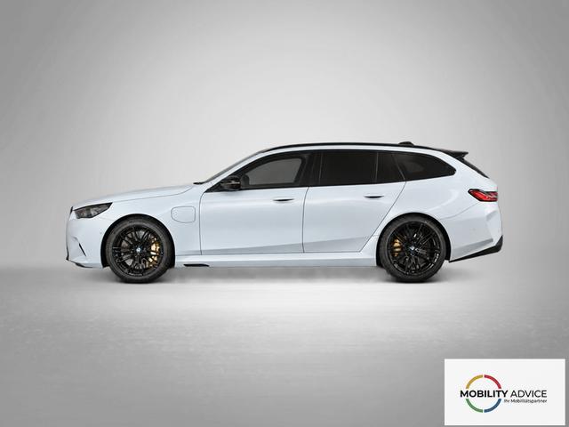 BMW M5 M 4.4 V8 Plug in Hybrid 8-Gang Steptronic 