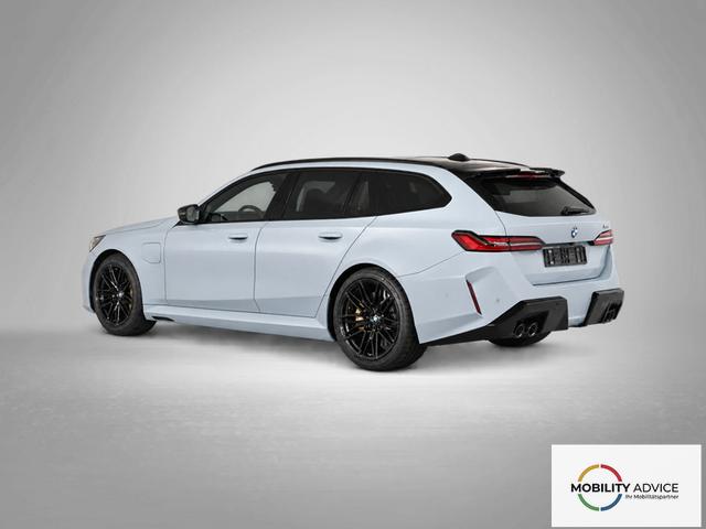 BMW M5 M 4.4 V8 Plug in Hybrid 8-Gang Steptronic 