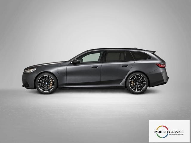 BMW M5 M 4.4 V8 Plug in Hybrid 8-Gang Steptronic 
